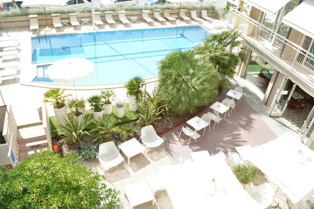 Hotel Trionfal Milano Marittima Exterior foto
