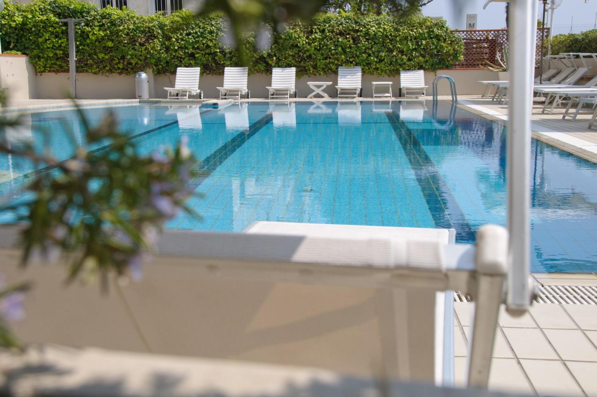 Hotel Trionfal Milano Marittima Exterior foto