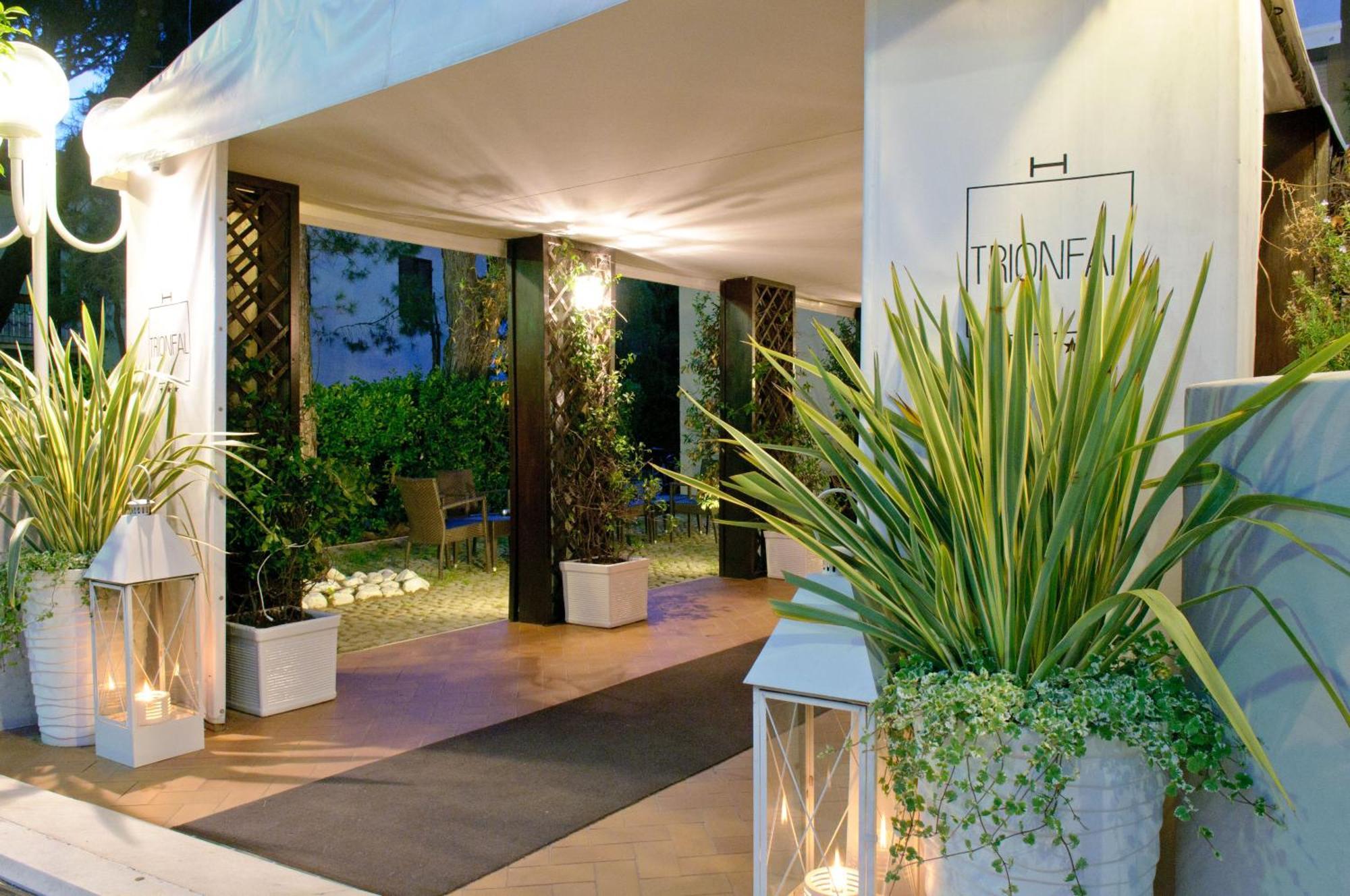 Hotel Trionfal Milano Marittima Exterior foto