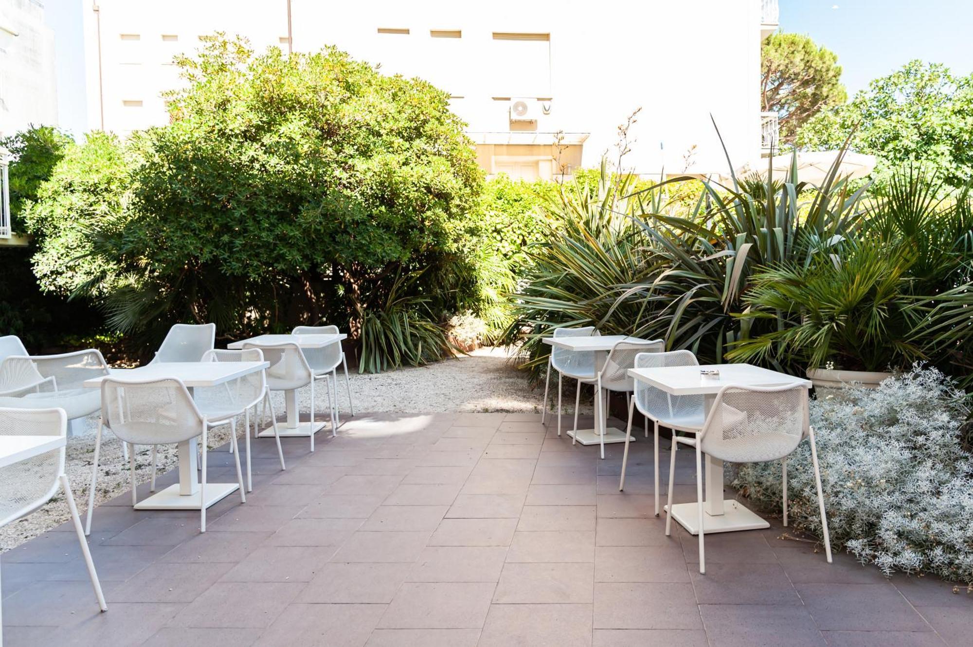 Hotel Trionfal Milano Marittima Exterior foto