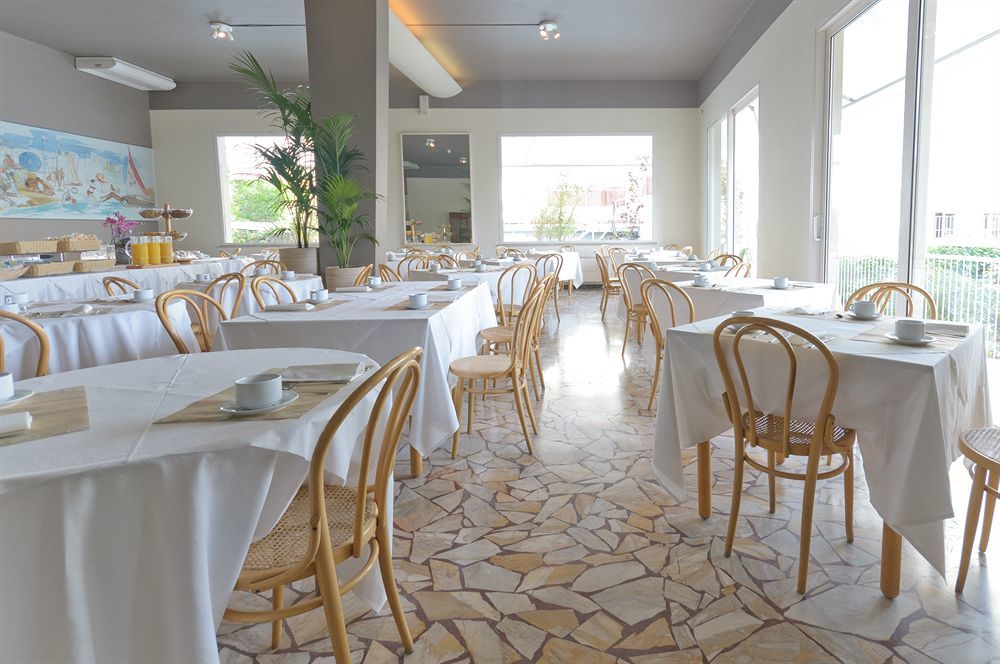 Hotel Trionfal Milano Marittima Exterior foto