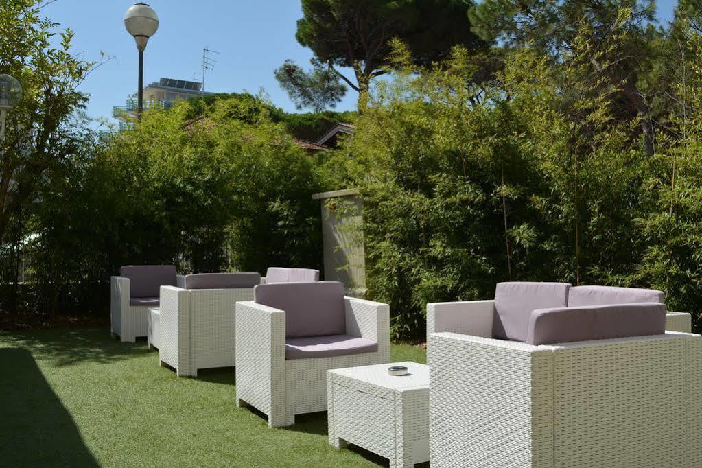 Hotel Trionfal Milano Marittima Exterior foto